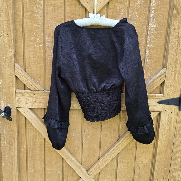 Altar'd State long sleeve V neck blouse size small - Picture 3 of 3